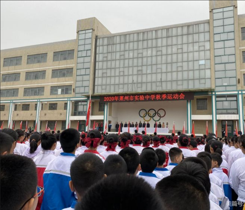 萊州實驗中學二用一備7.5KW生活變頻恒壓供水系統